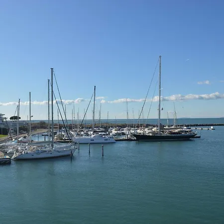 Apartment Calme Terrasse - 4 Pers. - Fr-1-250-341 Le Grau-du-Roi